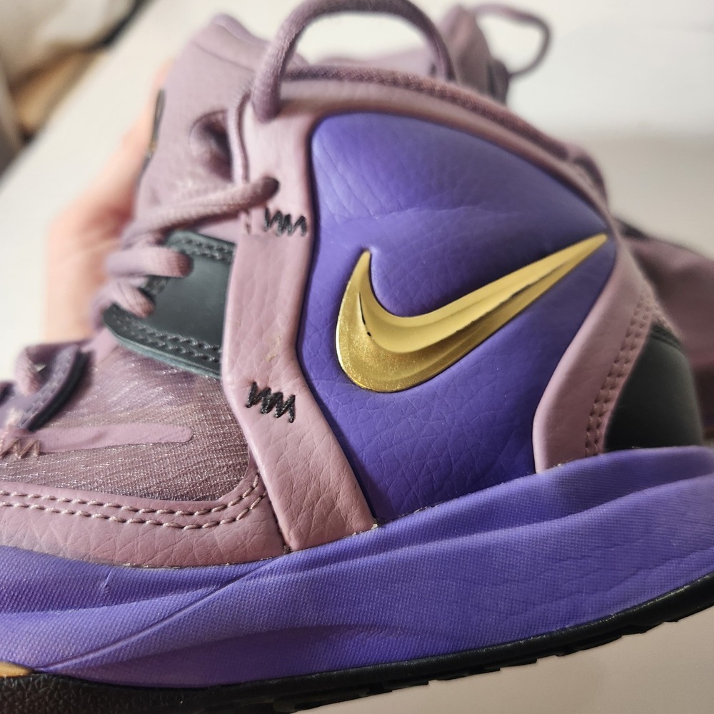 Nike Kyrie Infinity Purple Gold Basketball Shoes Sneakers 5Y - Picture 5 of 12